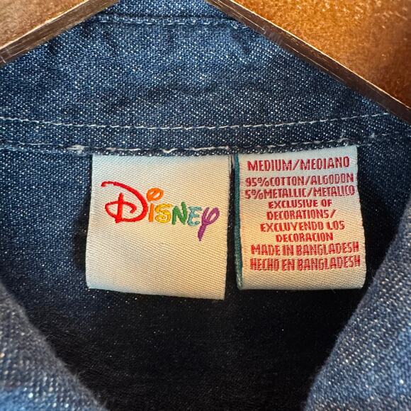 Disney Women’s M Winnie the Pooh Christmas Embroidered Button Down Shirt Denim - Picture 3 of 12